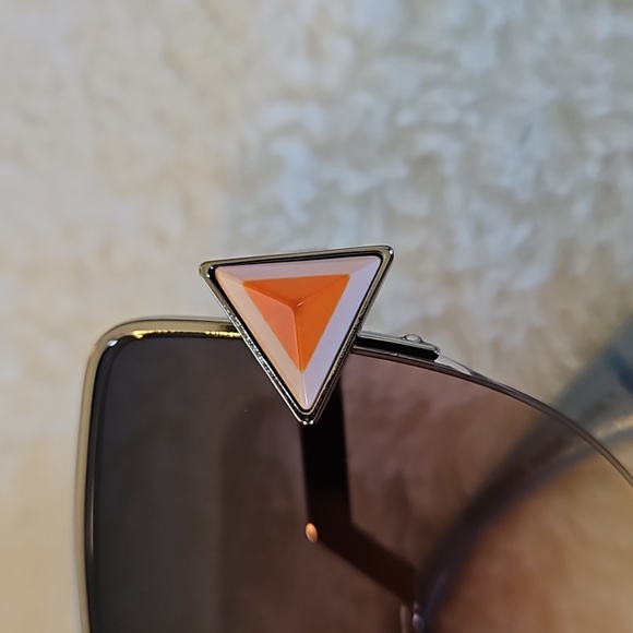 FENDI Cateye Sunglasses with Lens Detail - Full Inclusion (Case, Cloth, COA) - Picture 9 of 12